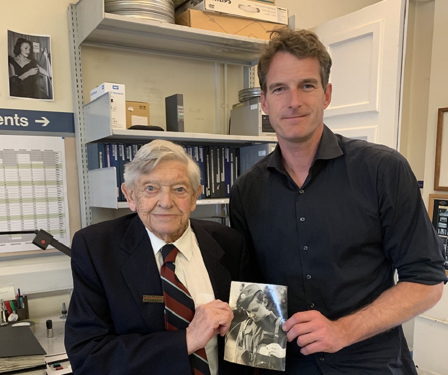 Dan Snow meets Alfred Hicks, a cameraman who filmed D-Day 